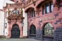 <p>Der Eingang des Frankfurter Ratskellers von außen.</p>
