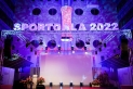 <p>Blick auf die Bühne der Mainarcaden mit Schriftzug Sportgala 2022</p>