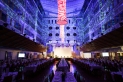 <p>Blick in den Saal der Mainarcaden zur Frankfurter Sportgala mit Veranstaltungsbeleuchtung</p>