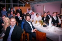 <p>Ein Teil der Rugbymannschaft von SC Frankfurt 1880 und weitere Gäste an ihren Tischen im Saal bei der Frankfurter Sportgala</p>